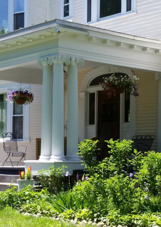 The Inn On Winter'S Hill Kingfield Екстер'єр фото